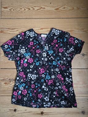 ScrubStar Black Floral Scrub Top Size M
